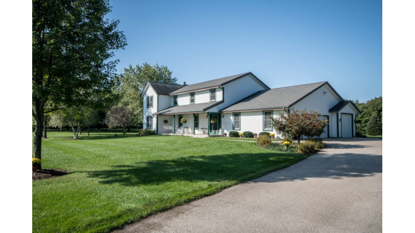 N75W30363 County Road Vv Merton, WI 53029 by Shorewest Realtors $519,900