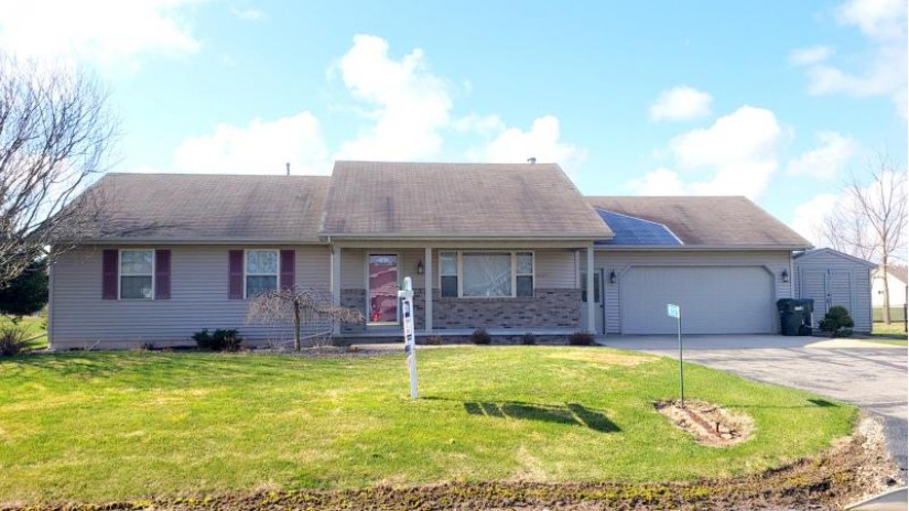 W2127 Marigold Dr Brillion, WI 54123 by Coldwell Banker the R E Group- Brillion $189,900