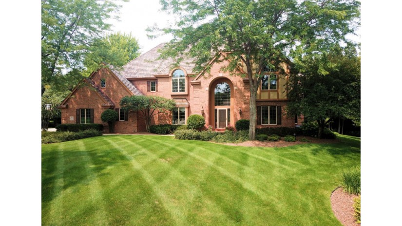 N29W30632 Foxwood Dr Delafield, WI 53072 by Shorewest Realtors $850,000