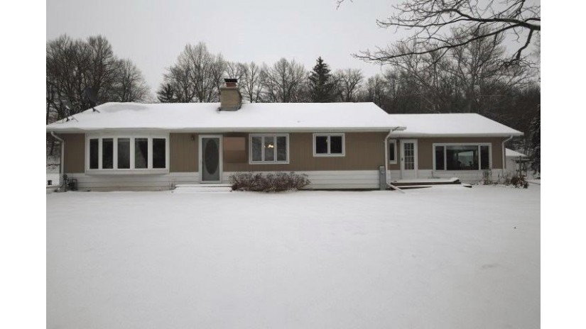 W5325 Highway 151 Chilton, WI 53014 by Premier Properties Realty, LLC $244,900