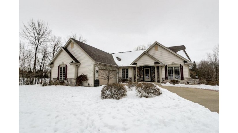 W142N10114 Sunburst Trl Germantown, WI 53022 by First Weber Inc - Brookfield $399,900