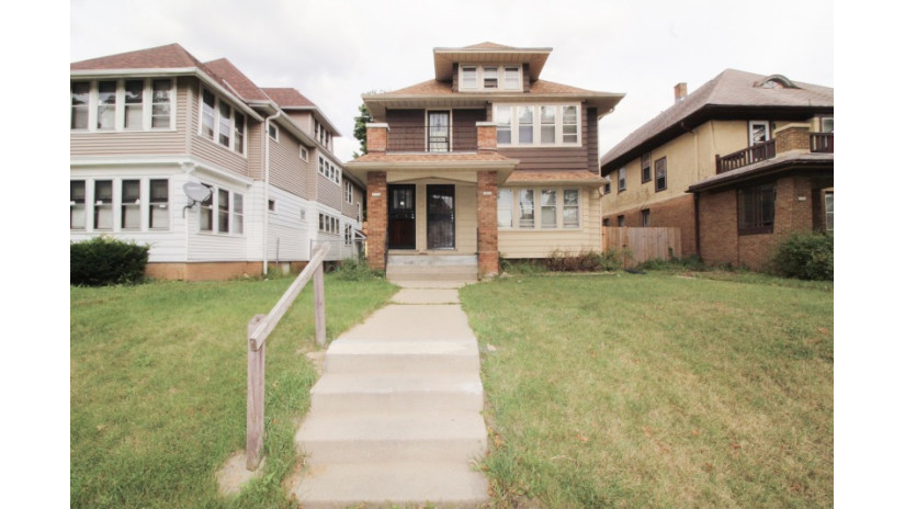 2906 N 45th St 2908 Milwaukee, WI 53210 by Shorewest Realtors $139,900