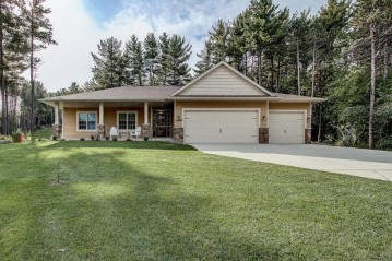 W8073 Bay View Dr, Whitewater, WI 53190-4232