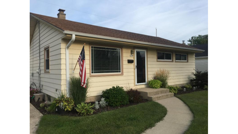 1239 S 92nd St West Allis, WI 53214 by Buyers Vantage $178,900