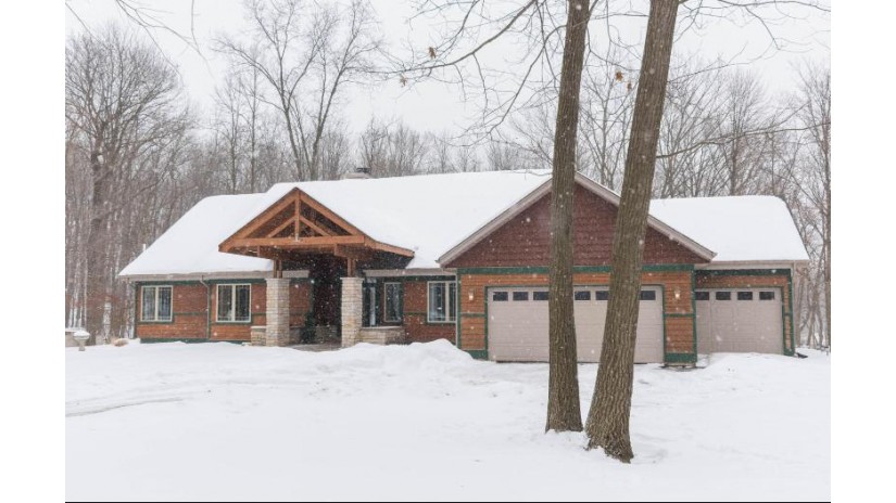 501 Bayberry Ln Slinger, WI 53086 by Bluebell Realty $519,000