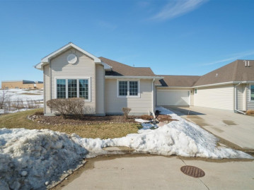 1672 Black Walnut Tr, Sheboygan, WI 53081-5089