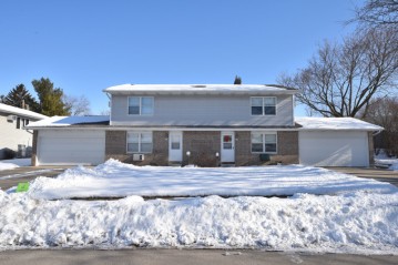 438 Pine St, Hartford, WI 53027-1030