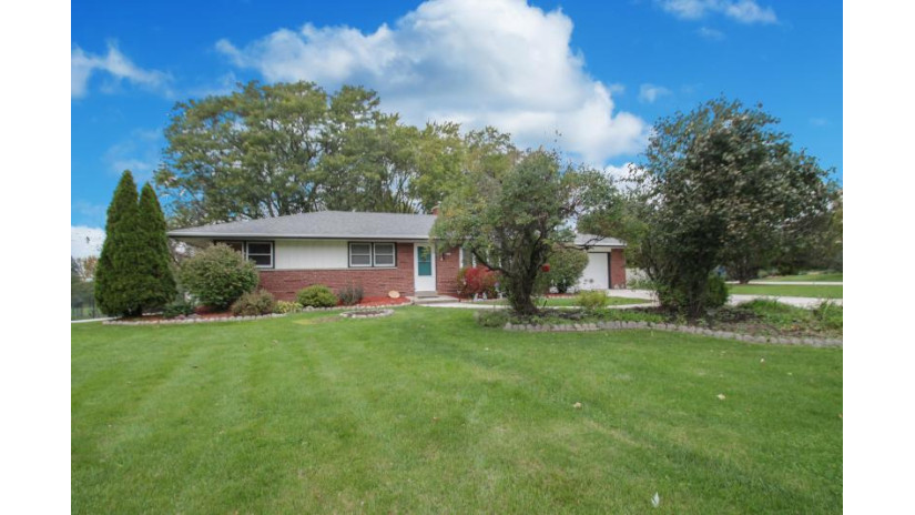 3565 Studio Ct Brookfield, WI 53045 by Redefined Realty Advisors LLC $293,000