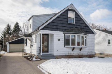 3119 E Koenig Ave, Saint Francis, WI 53235