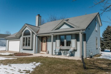 N58W24706 Clover Dr, Sussex, WI 53089-5031