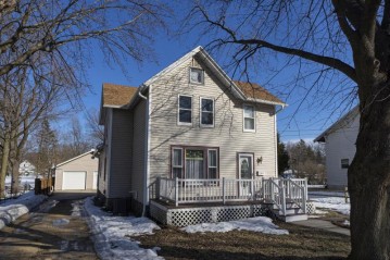 244 Grove St, Mayville, WI 53050-1119