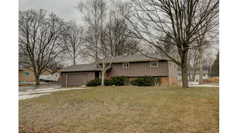 2889 Meadow Ln Hartford, WI 53027 by EXP Realty, LLC~MKE $250,000