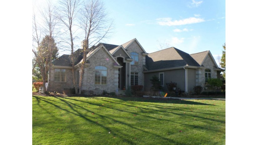 309 Cypress Pt North Prairie, WI 53153 by Shorewest Realtors $535,000