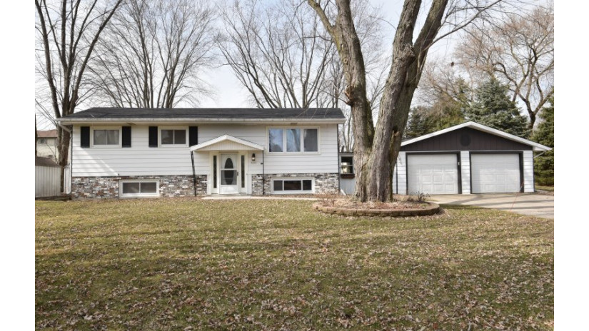 8161 S 76th St Franklin, WI 53132 by Shorewest Realtors $269,000