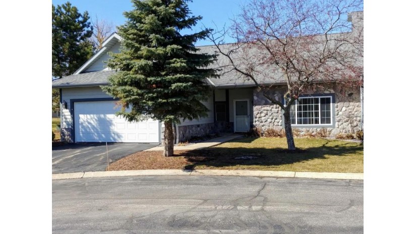 5339 S Hidden Dr Greenfield, WI 53221 by Berkshire Hathaway HomeServices Metro Realty $239,900