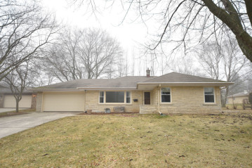 963 14th Ave, Grafton, WI 53024-1513