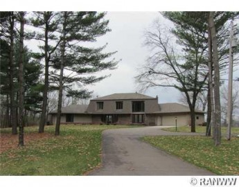 1028 East Shore Dr, Altoona, WI 54720