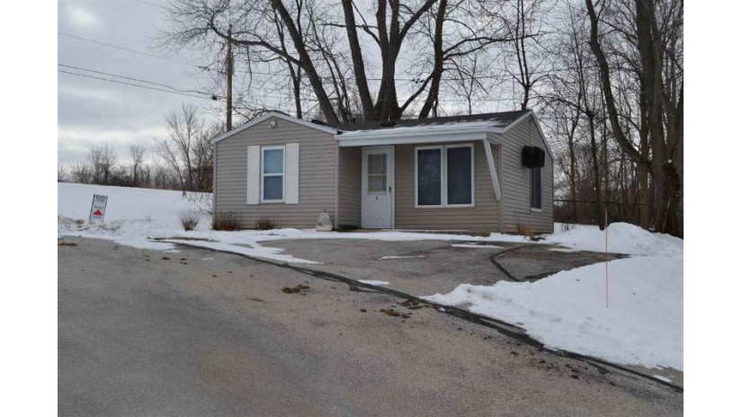 N8931 Hwy Dk 1 Red River, WI 54217 by Shorewest Realtors $82,900