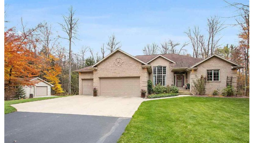 5969 Valley Haven Court Little Suamico, WI 54141 by Shorewest Realtors $389,400