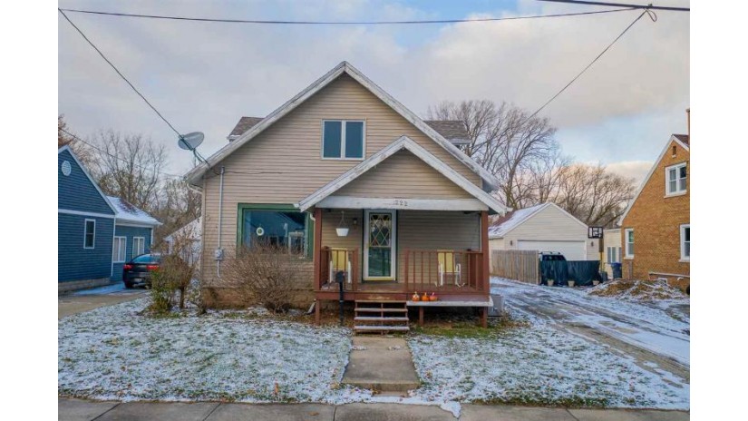 222 Lorraine Avenue Neenah, WI 54956 by Exp Realty Llc $120,000