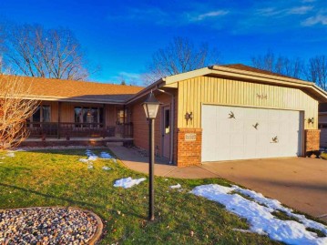 2230 N Cloudview Drive, Grand Chute, WI 54914