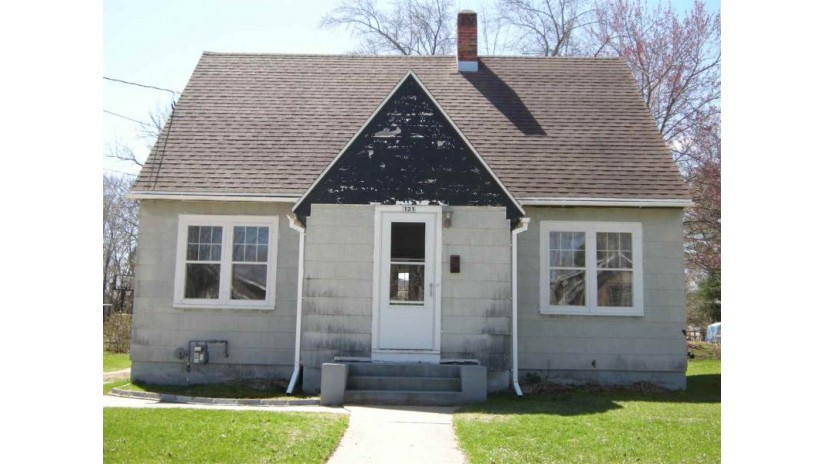 121 Brix Street Clintonville, WI 54929 by Schroeder & Kabble Realty, Inc. $65,000