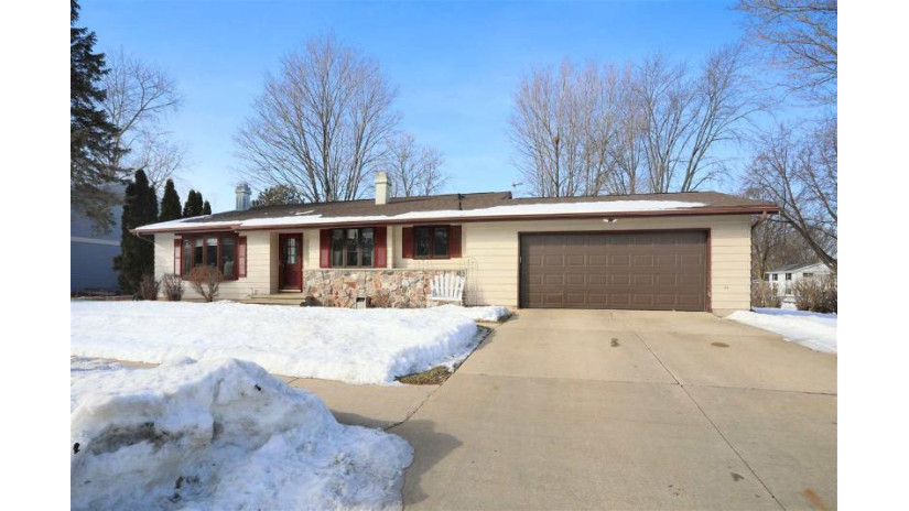 1229 S Park Avenue Neenah, WI 54956 by Coldwell Banker Real Estate Group $179,900