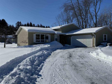 1603 Gina Circle, Marinette, WI 54143