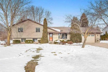 W4824 Spring Hill Drive, Sherwood, WI 54169