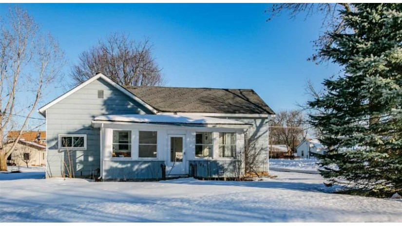 127 S 2nd Street Winneconne, WI 54986 by Acre Realty, Ltd. $49,900