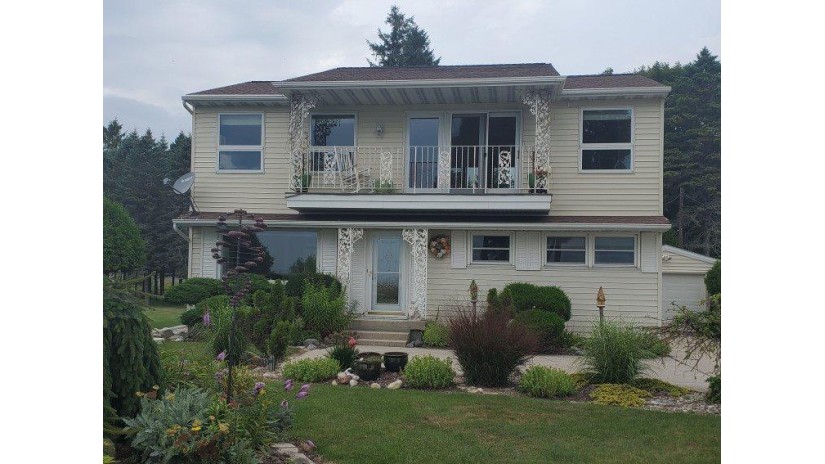 2922 Memorial Drive Two Rivers, WI 54241 by RANW Non-Member Account $209,000