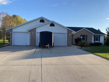 1530 Caroline Drive, New London, WI 54961