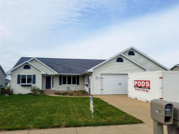 1707 Cedarhurst Drive, New London, WI 54961