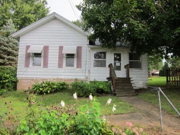 303 E State St, Albany, WI 53502