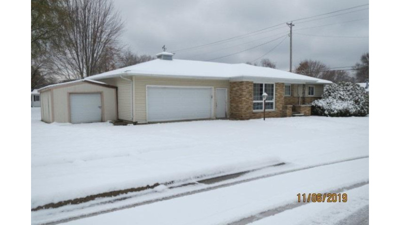 812 Fairfield Dr Beaver Dam, WI 53916 by Stark Company, Realtors $85,900