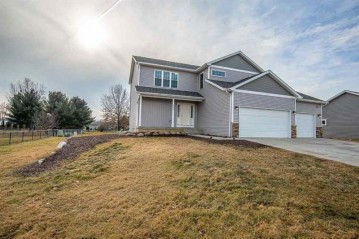 985 Barbara Cir, Belleville, WI 53508