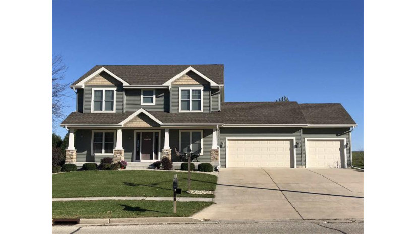 203 Ridgeview Ln Columbus, WI 53925 by Madisonflatfeehomes.com $364,900