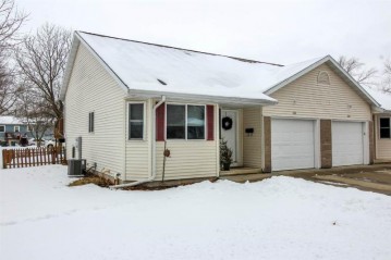 636 Grant St, Fort Atkinson, WI 53538-2226