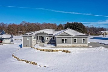 3078 Parker Pass, Bristol, WI 53590