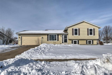 621 Bentwood Dr, Marshall, WI 53559