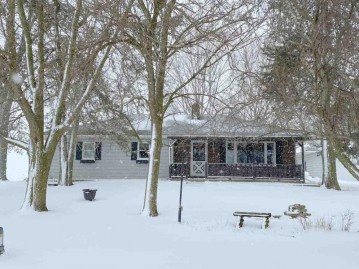 N1409 Mellenberger Rd, Cadiz, WI 53522