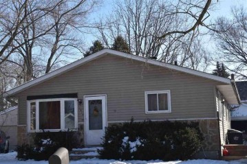 1613 Bluff St, Beloit, WI 53511