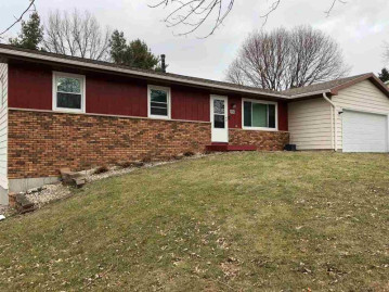 1239 Oak St, Waterloo, WI 53594