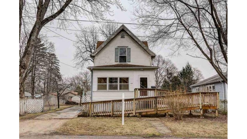 417 Memphis Ave Blooming Grove, WI 53714 by Keller Williams Realty $200,000