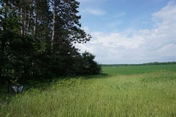 2988 Cedar Road, Rosholt, WI 54473