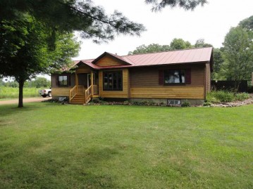 N4952 Stoltenberg Road, Waupaca, WI 54981