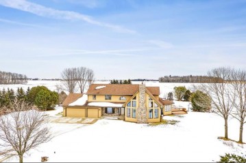 12113 Tannery Rd, Mishicot, WI 54228
