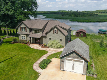 5020 Elm Island Cir, Waterford, WI 53185-3366