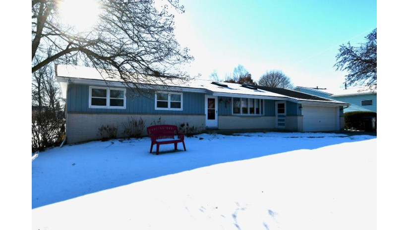 709 Emmer Ave Fredonia, WI 53021 by First Weber Inc- West Bend $215,000