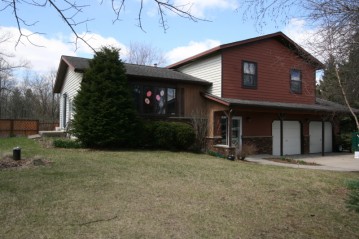 5445 Marshview N Dr, Addison, WI 53027-9417